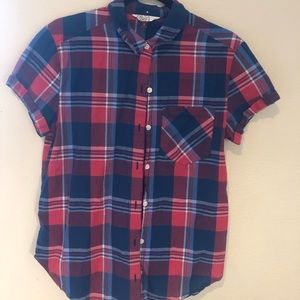 Medium button down by the brand So.